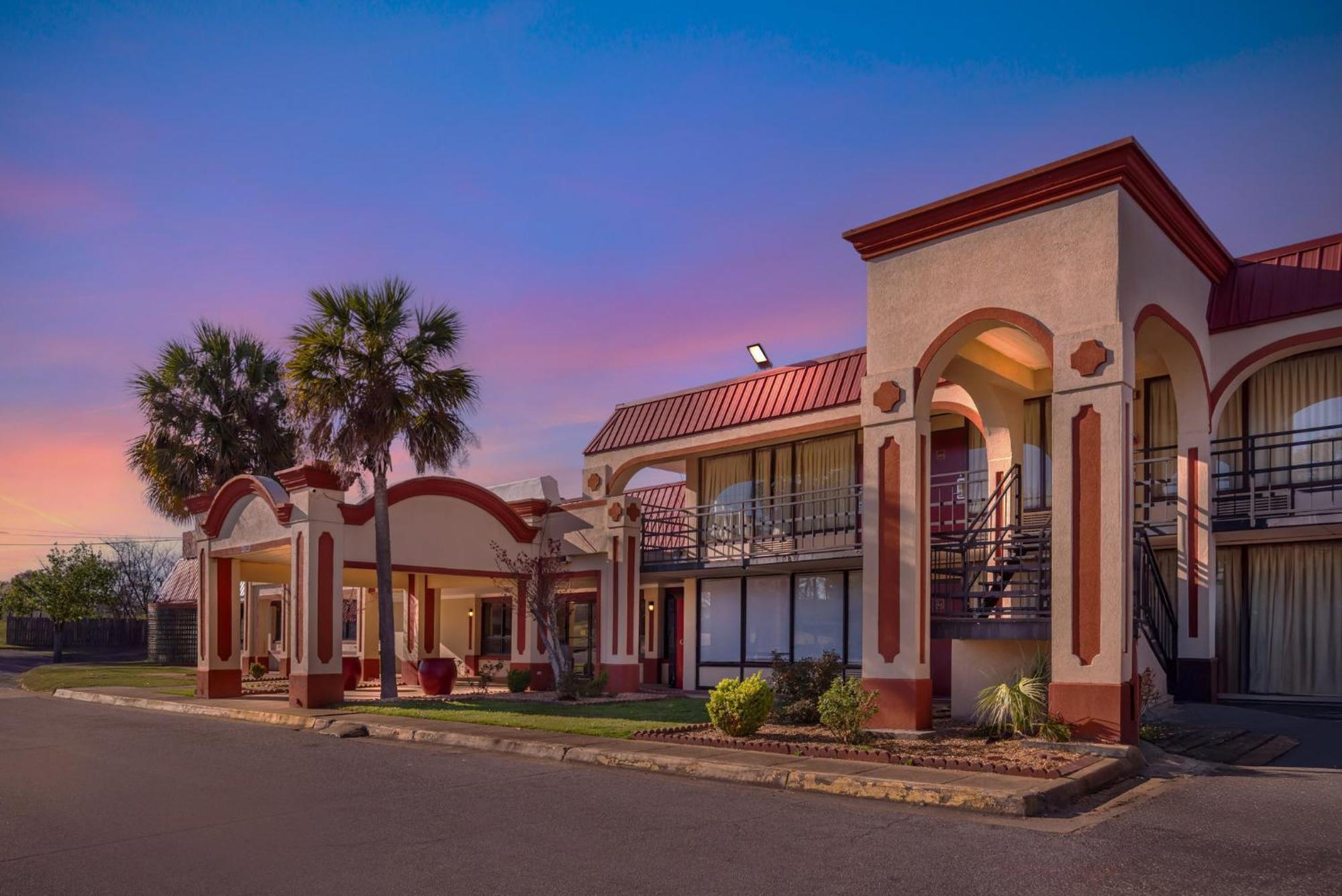 Red Roof Inn Montgomery - Midtown Extérieur photo